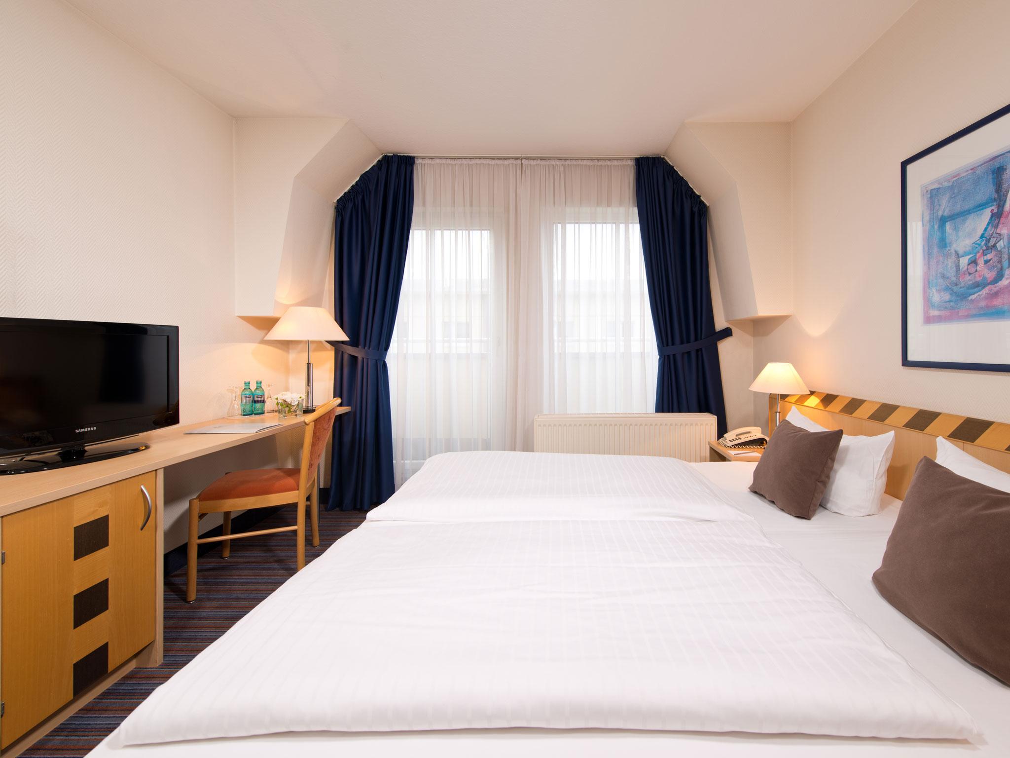 Achat Hotel Dresden Elbufer エクステリア 写真