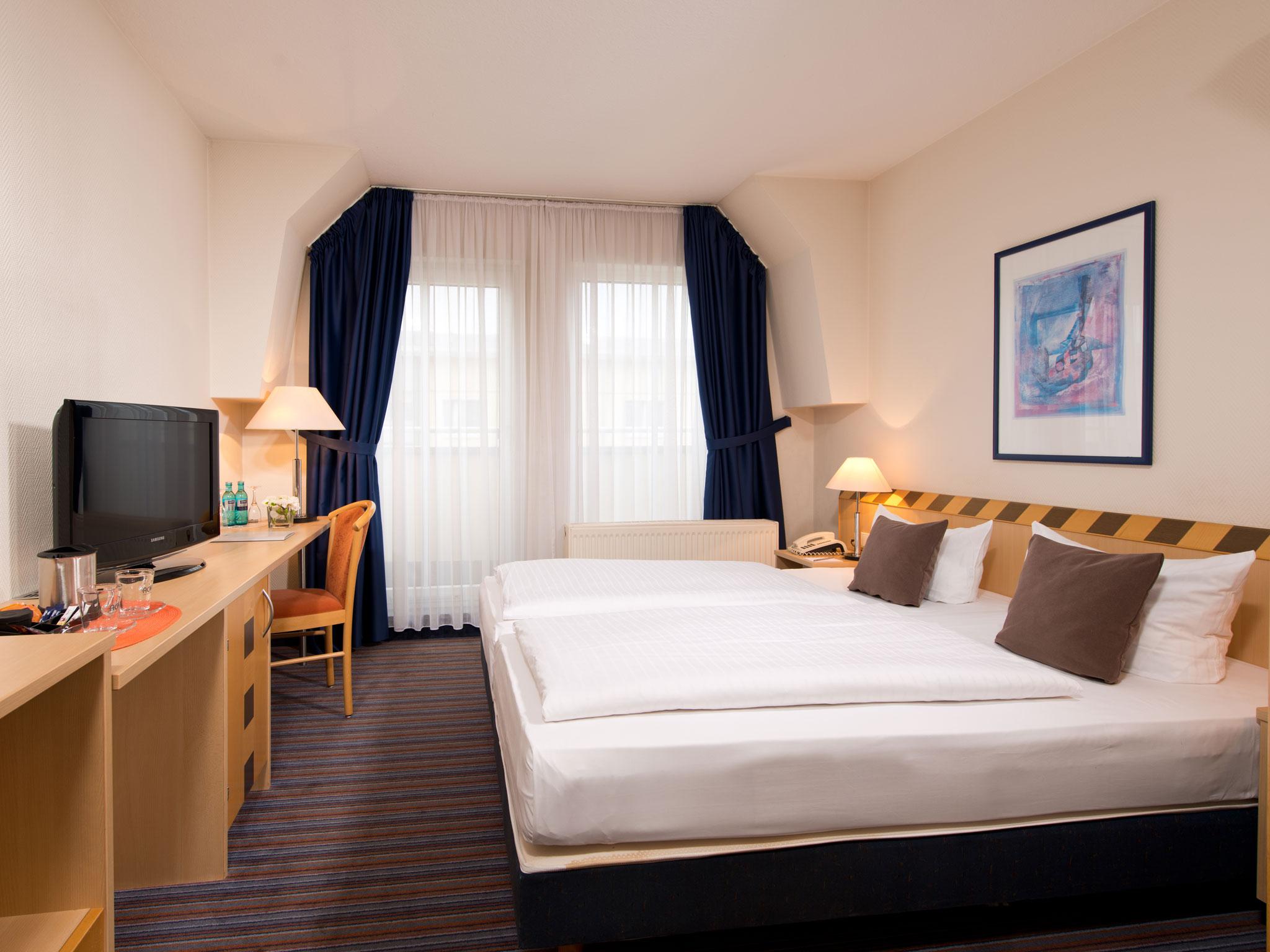 Achat Hotel Dresden Elbufer エクステリア 写真