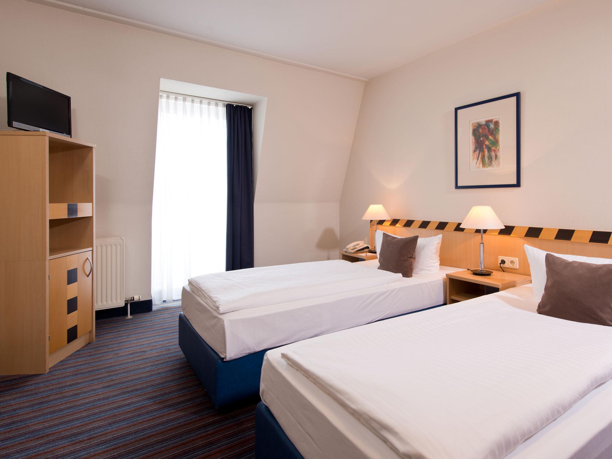 Achat Hotel Dresden Elbufer エクステリア 写真