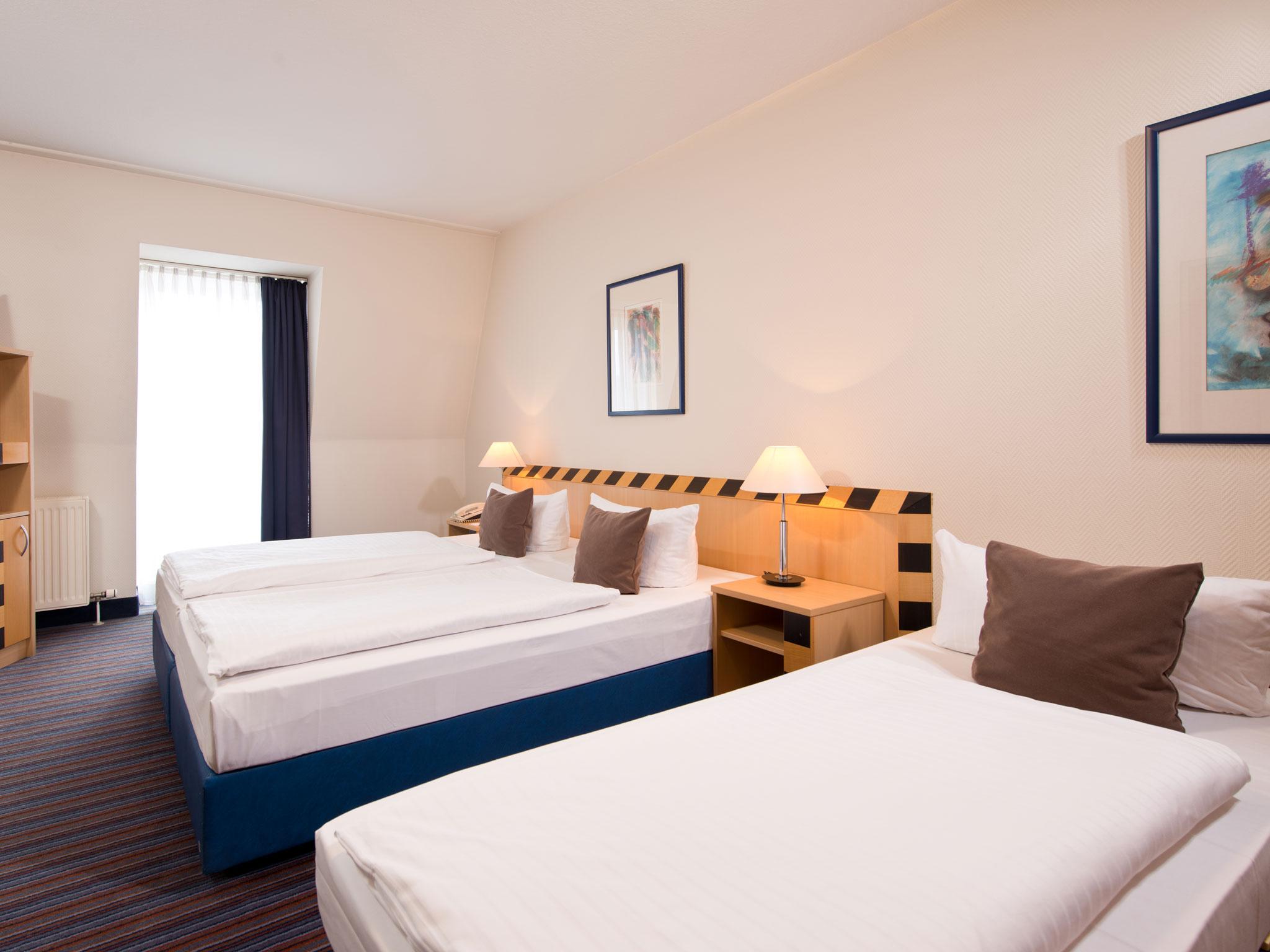 Achat Hotel Dresden Elbufer エクステリア 写真