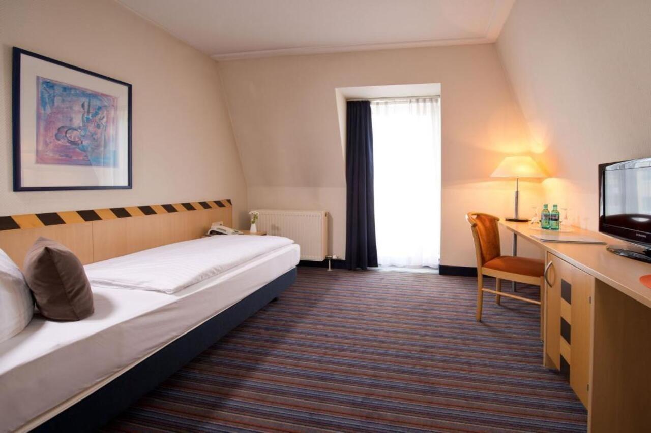Achat Hotel Dresden Elbufer エクステリア 写真