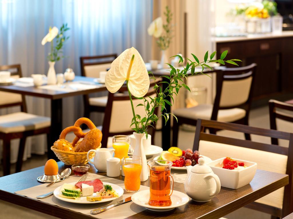 Achat Hotel Dresden Elbufer エクステリア 写真